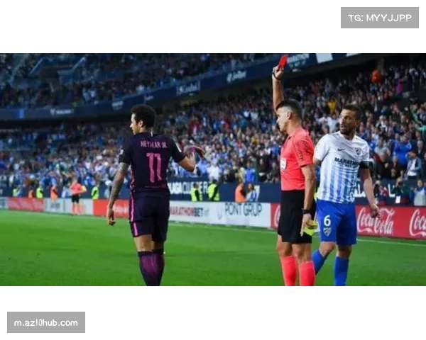 裁判曼萨诺执法再引争议 巴萨三粒进球被吹引发业内讨论